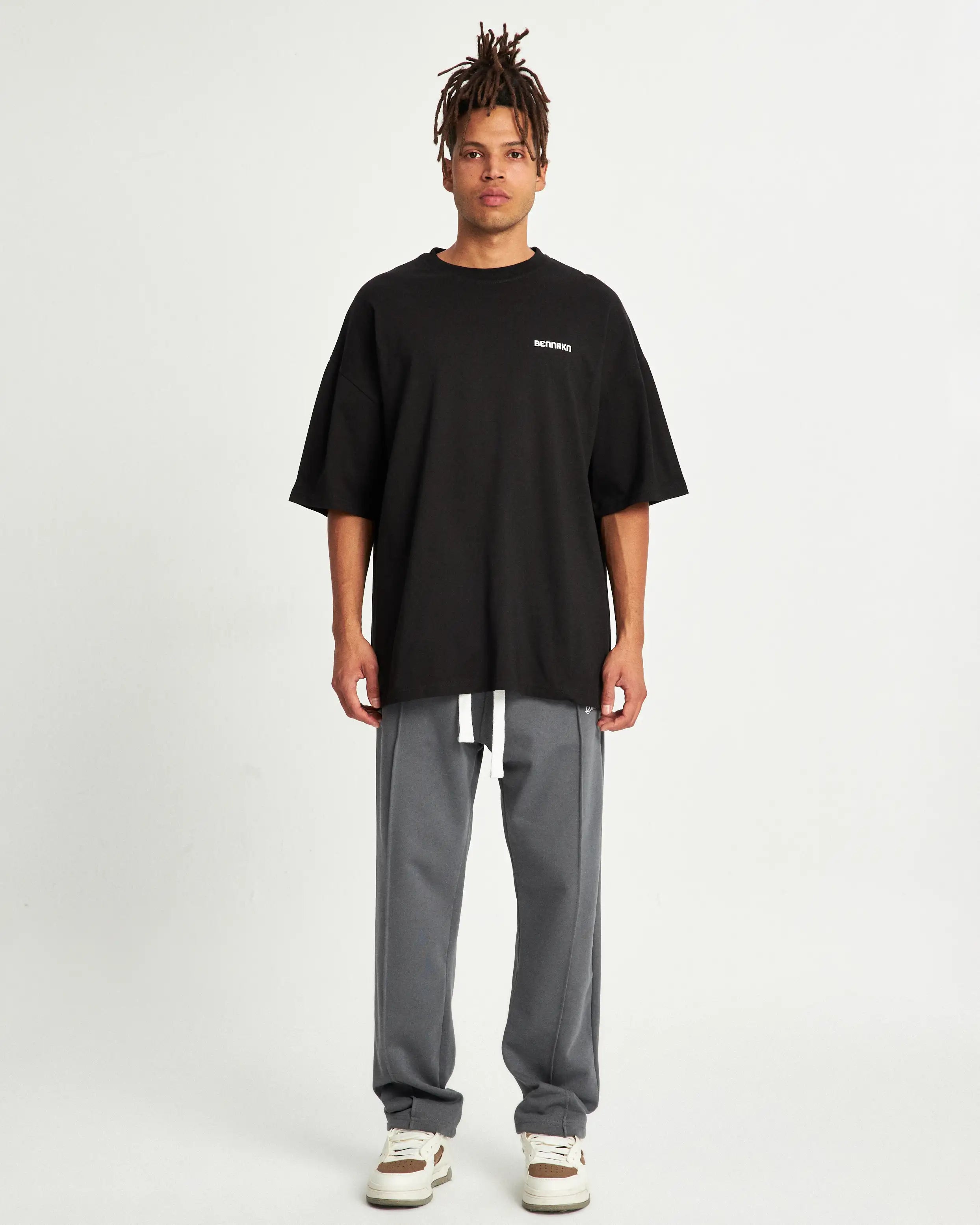 OVERSIZED ARCHED T-SHIRT - BLACK - BENNRKN