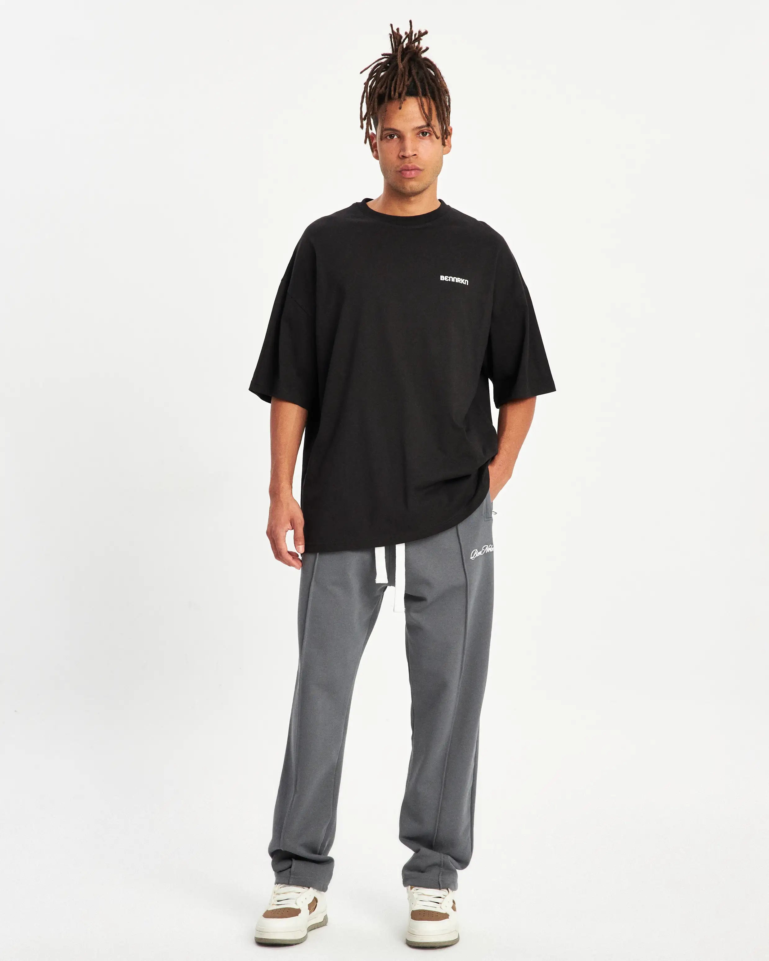 OVERSIZED ARCHED T-SHIRT - BLACK - BENNRKN