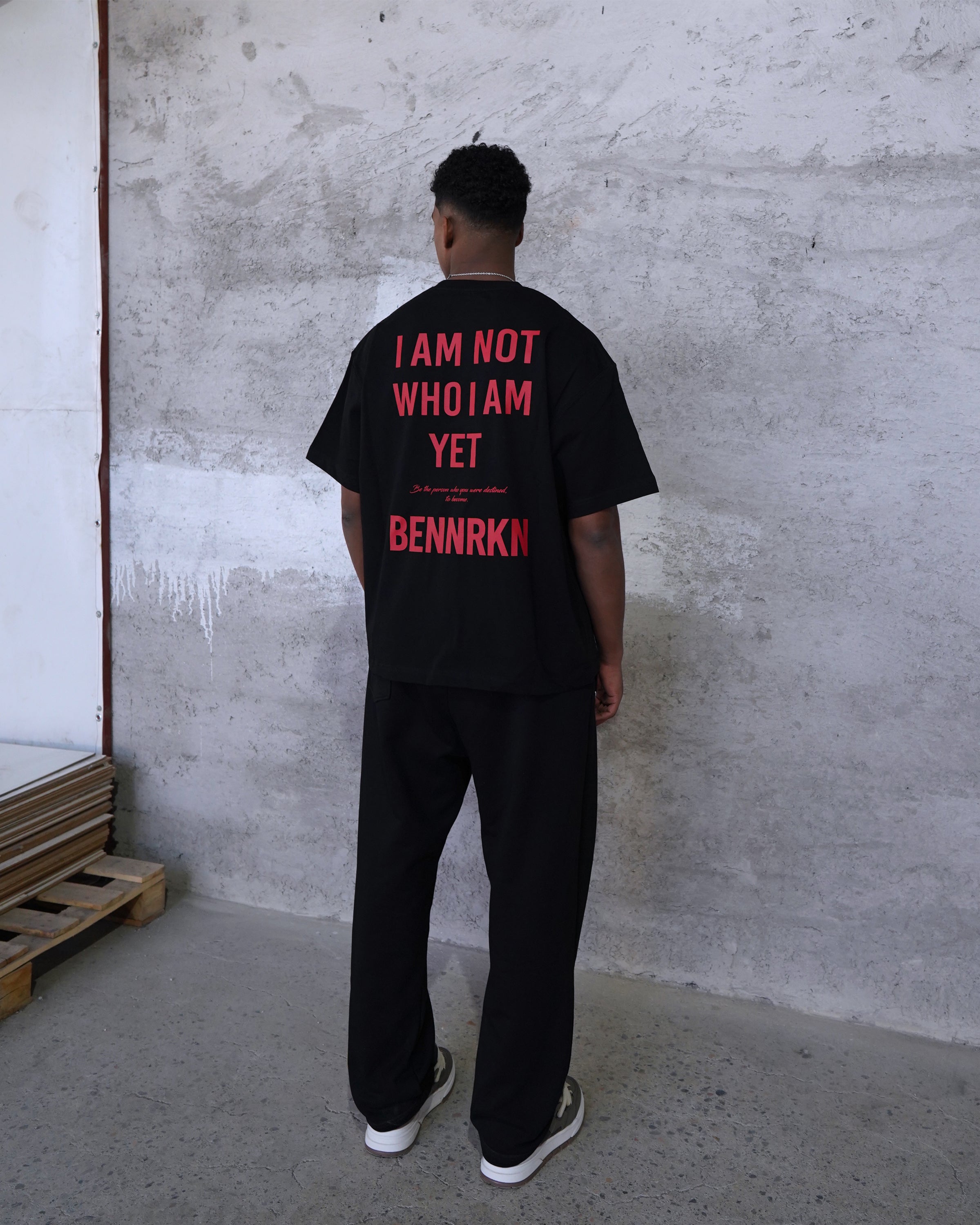 Я ПОКА НЕ ТОТ, КТО Я ЕСМЬ. - ЧЕРНЫЙ